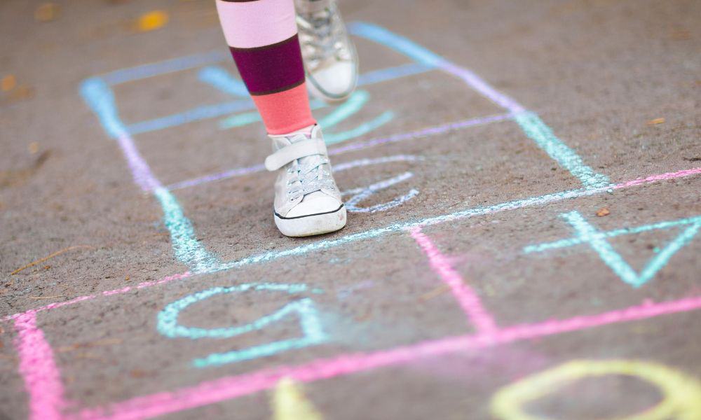 Montessori learning outdoors